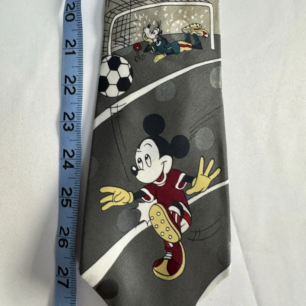 Mickey Mouse Goofy Soccer Disney Novelty‎ Tie Men's Necktie 29 Inches Vintage